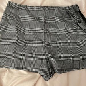 plaid shorts